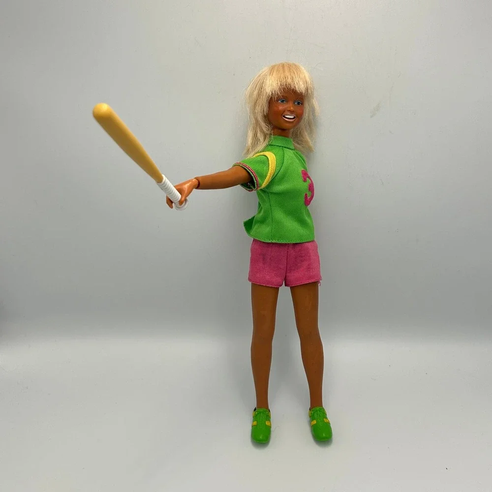 Vintage 1974 Kenner Dusty Softball Champion 70s Action Doll 11.5